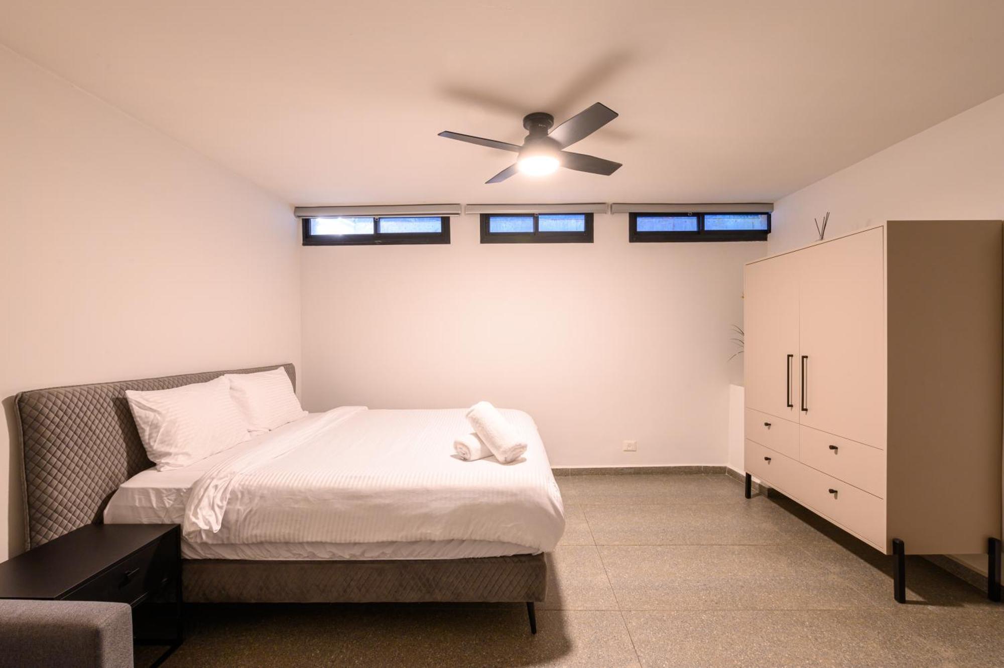 Rokah Luxury Villa At Ramat Hahayal Tel Aviv Bilik gambar