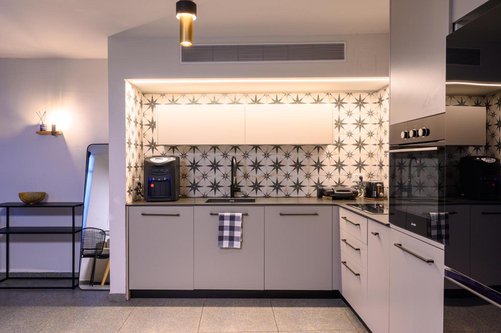 Rokah Luxury Villa At Ramat Hahayal Tel Aviv Bilik gambar